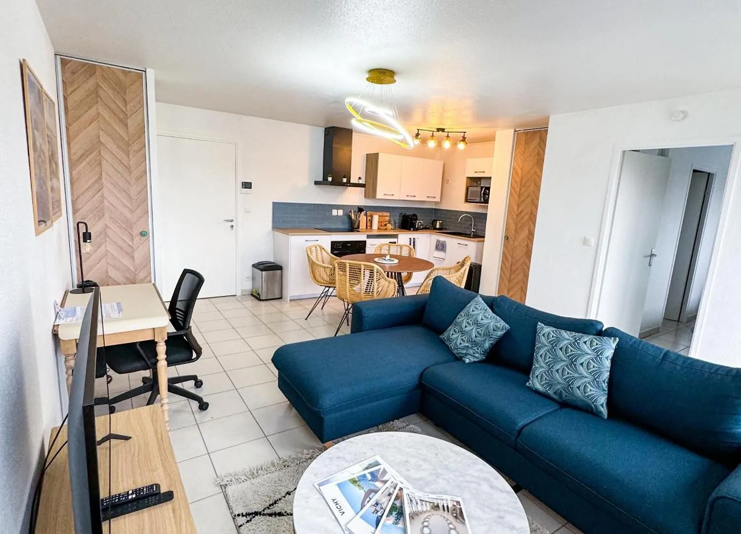 Le Cosy Lodge 2.0 *** Swimming Pool And Calm Cusset 0*,  France